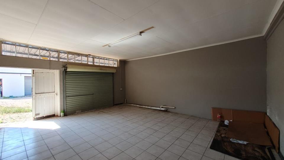 Listing number: P24-114854423, Image number: 3, STANZA BOPAPE STREET | 1,500 SQUARE METER SHOWROOM SPACE TO LET