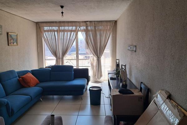 Take a look at this clean, neat and amazing flat in Sunnyside, in a quiet and secure area of Sunnyside at Kotze Street.
The flat is a 2 ...