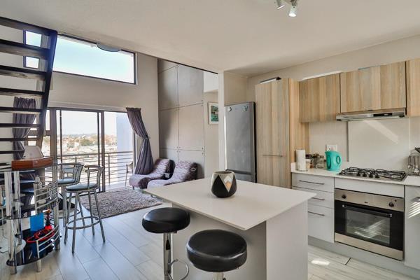 Bright and Spacious 2-Bedroom 2-Bathroom Loft Apartment with Balcony
Welcome to your new ...