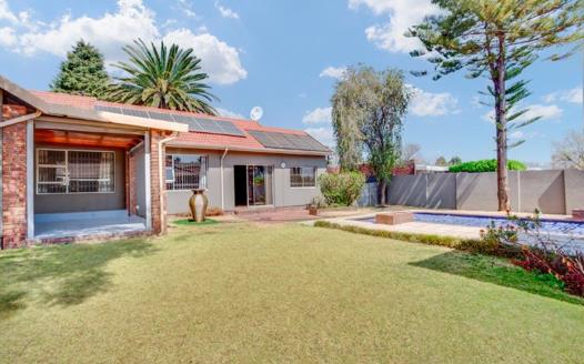 4 Bedroom House for sale in Randpark Ridge