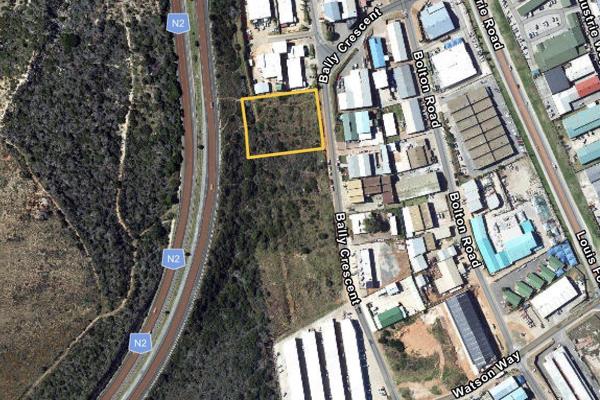 Strategically positioned next to the N2, this exceptional vacant stand in Diaz Industria ...