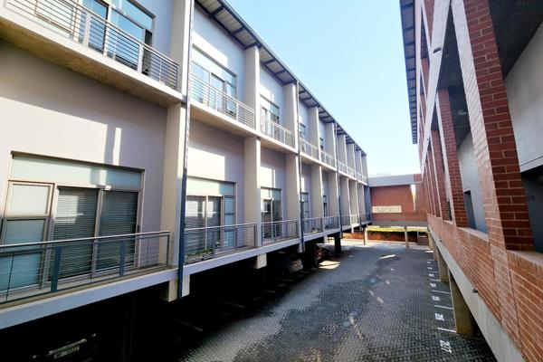 Loft Apartment for Sale Across from Loftus Versfeld 

This stylish loft apartment offers a sleek and modern living space, perfect for ...