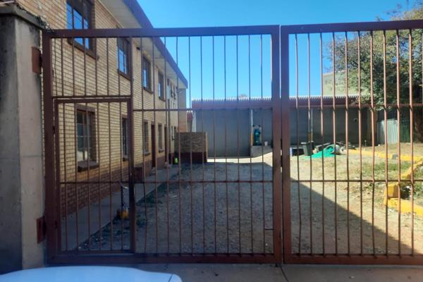 This 1500 m2 stand is situated in Watloo close to the R104. 
The business property for sale is a double story consisting of 450m2 open ...