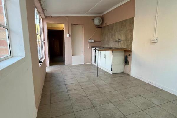 Cozy Backroom Rental in Florida Roodepoort

Ideal for Singles or Couples

Looking for a private and affordable space? This fully ...