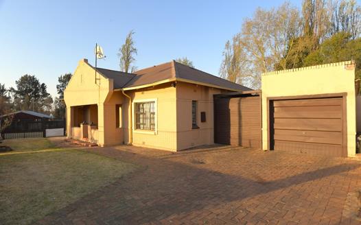 3 Bedroom House for sale in Selection Park