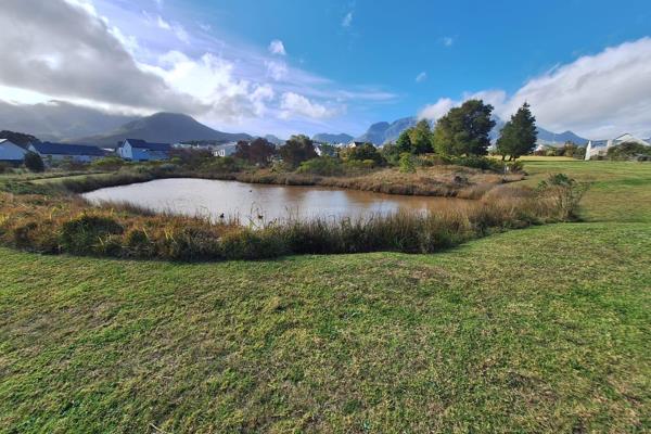 Imagine waking up to the serene beauty of the mountains, with a pristine dam just outside your window. This dream can become a reality ...