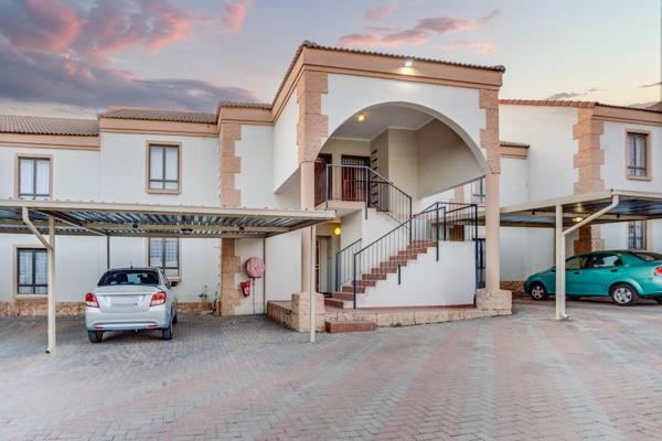 Calling all investors or first time buyers.  WALKING DISTANCE TO GOOD ENGLISH AND AFRIKAANS SCHOOLS
  
ACCOMMODATION:
  
The ...