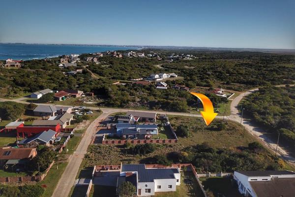 This level cleared corner stand in the picturesque Paradise Beach offers an exceptional opportunity to build your ideal coastal home. ...