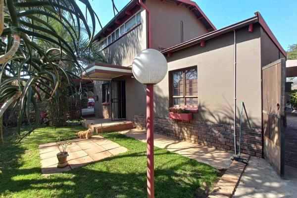 Discover this beautiful, low-maintenance face brick and plaster home set on a generous 991-square-meter stand in the heart of Daspoort. ...