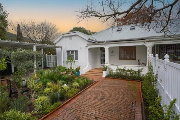 Sole Mandate!
Nestled in the heart of Paarl this renovated Edwardian home embraces ...