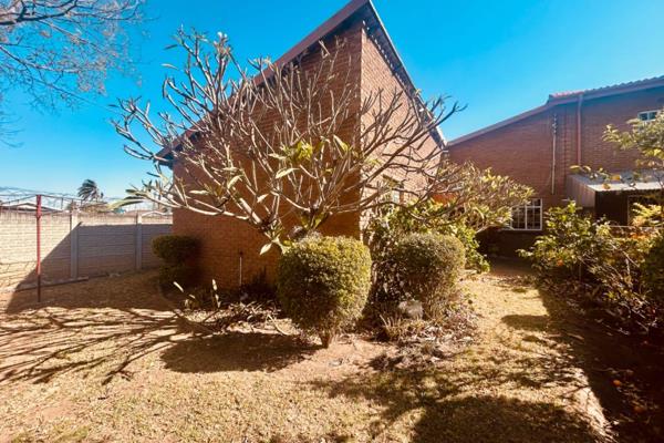 Spacious Townhouse Near CBD – Unbeatable Value

Discover your new home in this generously sized townhouse, ideally situated close to ...