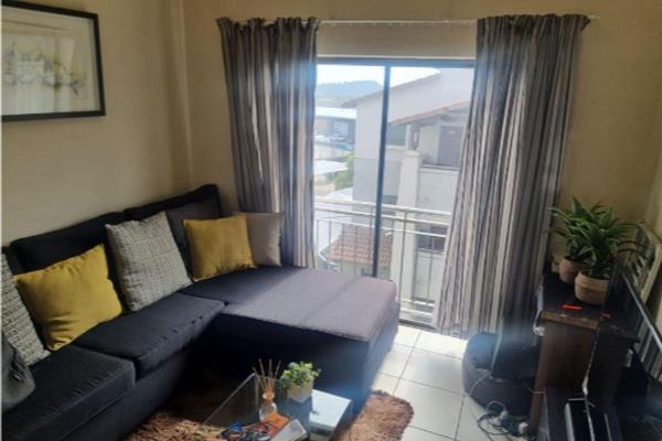 Lovely 1 bed, 1 bath unit available for immediate occupation.

Open plan kitchen leads to the living area and balcony.

Kitchen with ...