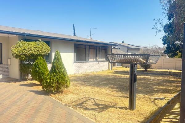 Sasolburg

Look at this beautiful family house 

Do not miss this beautiful house 

Financial Planning: 
R 1 200 0000
+-R 13 ...