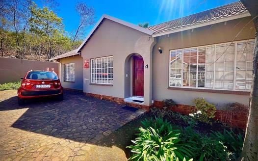 3 Bedroom Townhouse for sale in Glenvista