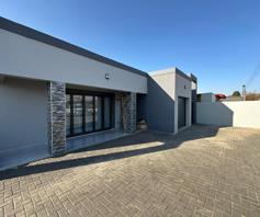 House for sale in Lenasia Ext 3