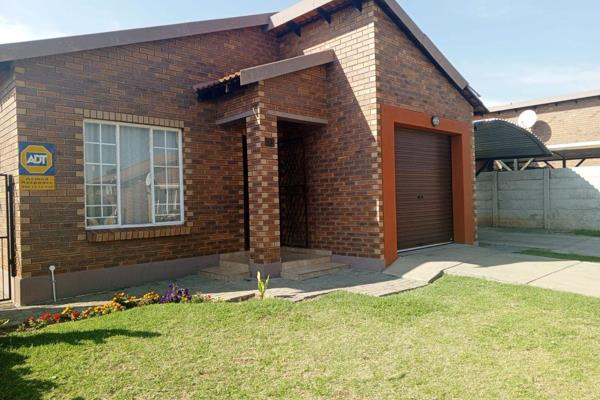 This charming 3-bedroom, 2-bathroom house in Waterval Estate offers a perfect blend of comfort and style. Featuring a spacious living ...