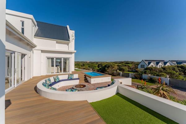 Dual Mandate - This exquisite property boasts light-filled, open-plan living spaces and ...