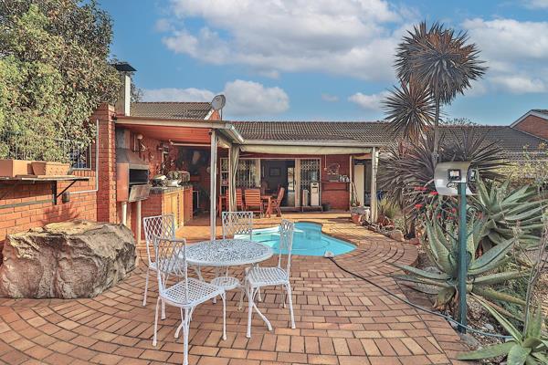 One of the best I’ve seen in Pelham in over 33 years of selling properties in Pietermaritzburg. The flow of the living rooms has been ...