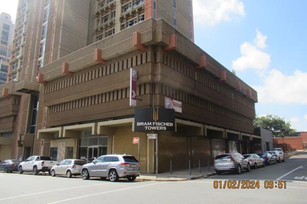 The central business center of Johannesburg offers this officel space for leasing. Its location in a busy neighborhood provides ...