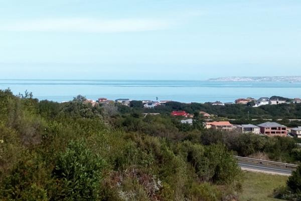 This 16.61ha vacant farm land is situated halfway between George and Mossel Bay, 5 km away from the coastal village of Great Brak river ...