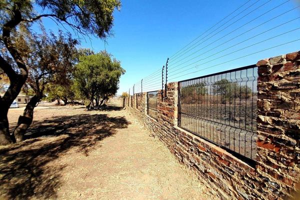 Sole mandate. Price negotiable. 

Situated conveniently along a tar road with 2 meter brick wall that surrounds the entire farm. ...