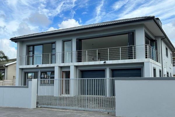 This is your easy flowing new roomy 370 m&#178; family house built with modern finishes ...