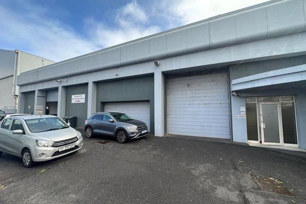 This industrial property on Milner Street in Paarden Eiland offers an excellent ...