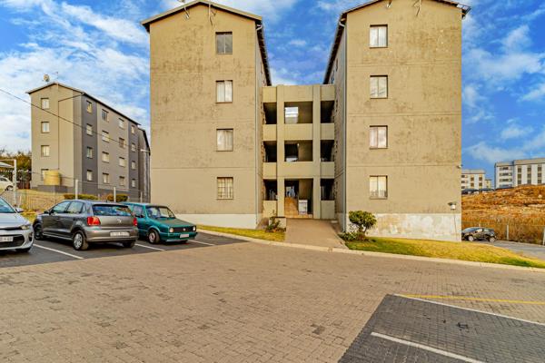 Neat clean, stylish and charming,  these are the first words that come to mind in describing this apartment. It boasts 2 equally sized ...