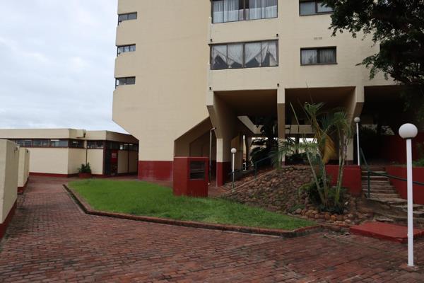 Spectacular Second Floor Sanctuary Await!
This fantastic apartment, priced at R899,000, is the epitome of modern living nestled in ...