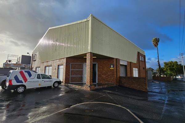 Well-positioned freestanding warehouse to rent in Parow Industrial, offering excellent ...