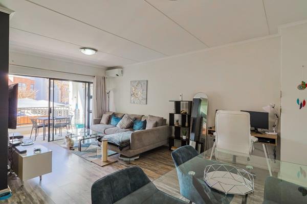 1st floor unit in Amsterdam Lifestyle estate.   Open plan lounge and dining areas with ...