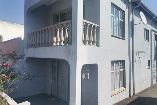 Modern 3 bedroom spacious main building on Main Road on taxi route.
Close to shopping complex, Hospital and schools.  An ideal home to ...