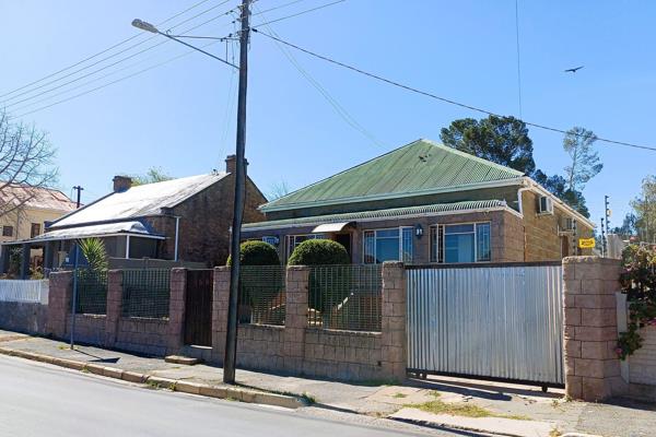 If it is Karoo charm you are looking for, look no further.  This lovingly renovated home displays it&#39;s beautiful architectural ...