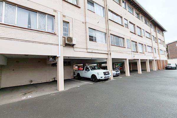 QUIET EBOR AVENUE APARTMENT, IN A WELL RUN BLOCK SITUATED CLOSE TO BULWER PARK, AND SHOPPING CENTRES - the block has a night guard, and ...