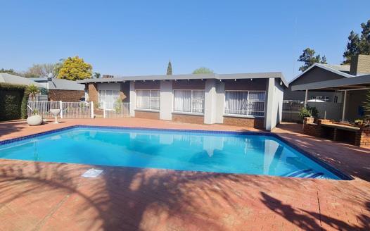 5 Bedroom House for sale in Doringkloof