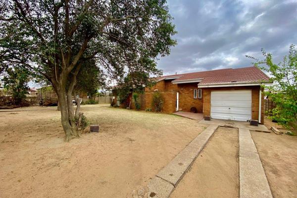 Perfect for investment .This house is currently being used as a rental income property, and it&#39;s generating a good Return On ...