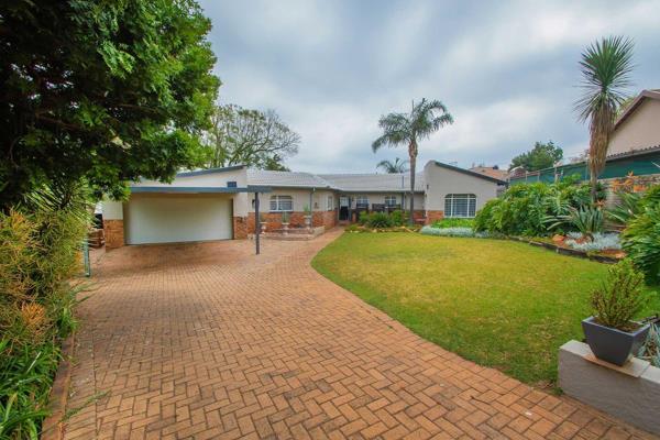 Nestled in the serene suburb of Allens Nek, this beautifully maintained 4 bedroom family home offers the perfect blend of modern ...