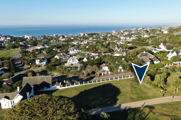 Your North facing outlook over the village of St Francis Bay is quite exclusive in this ...