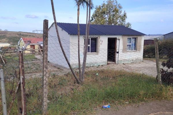 2 bedroom house with kitchen and lounge for sale in mdantsane nu1.

This property needs tlc and is available immediately as a start ...