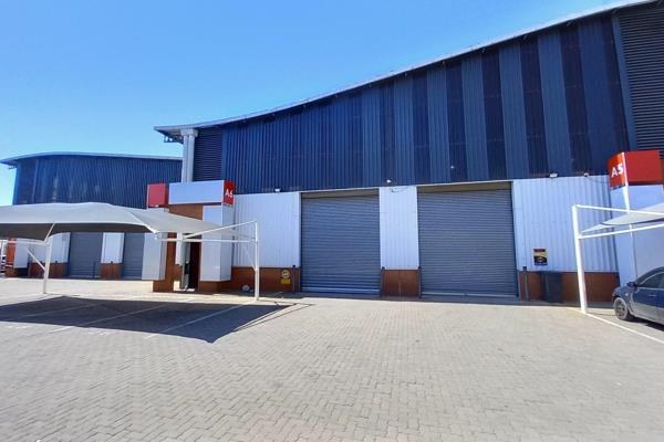 This 285 sqm warehouse available for rent in Meadowdale offers an ideal combination of ...