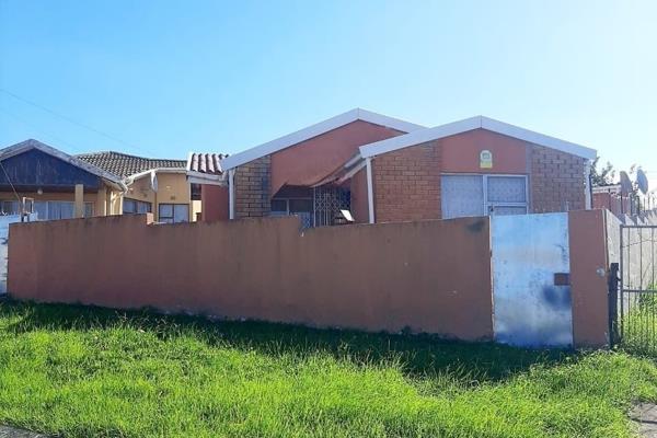 Akhona Sibobosi Properties presents.

4 bedroom house for sale in Mdantsane nu 11
2 bedroom house with 2 flats for sale in N.U 11 in ...