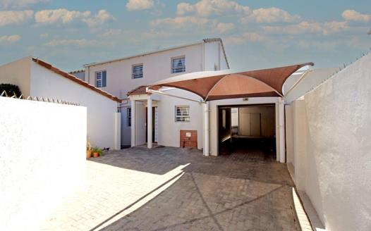 3 Bedroom Townhouse for sale in Sunninghill