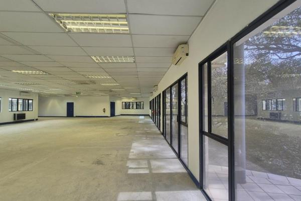 This is a freehold property situated in the secure Office Park.
The building is a ...