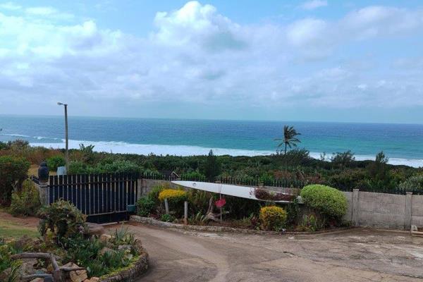 Located in Hibberdene lies this garden cottage with 180-degree sea views. short distance from shopping centre and
Blue Flag ...