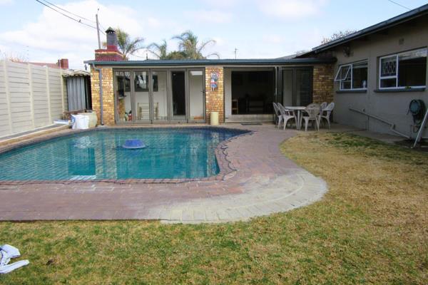 Discover this charming 4-bedroom, 2-bathroom family home for sale in the peaceful neighborhood of Minnebron, Brakpan. Perfectly designed for family living and entertaining, this property offers ample space, modern amenities, and ...