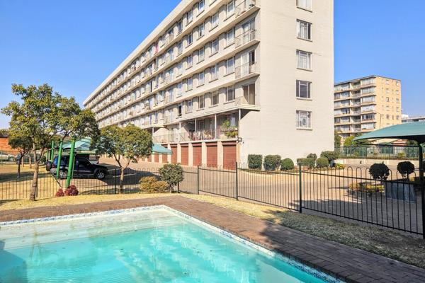 Step into this charming, north-facing 4th-floor apartment, where sunlight streams in all year round, creating a warm and inviting ...