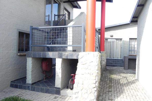 This unit offers you 2 bedrooms and 1 bathroom
Open plan kitchen and lounge area