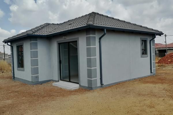 Affordable house in East Rand Springs. This 2 bedrooms house with kitchen, lounger and ...