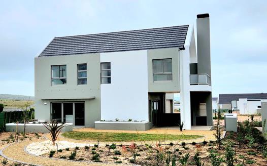 3 Bedroom House for sale in Langebaan Country Estate