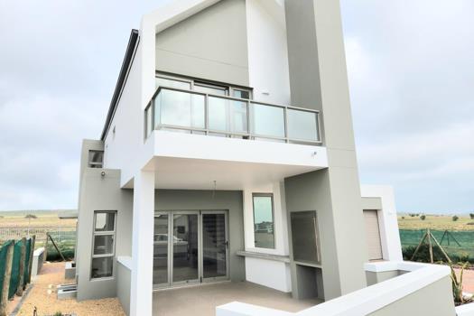 2 Bedroom House for sale in Langebaan Country Estate